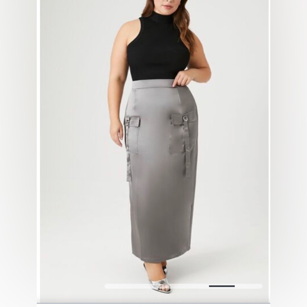 Plus Satin utility cargo Skirt